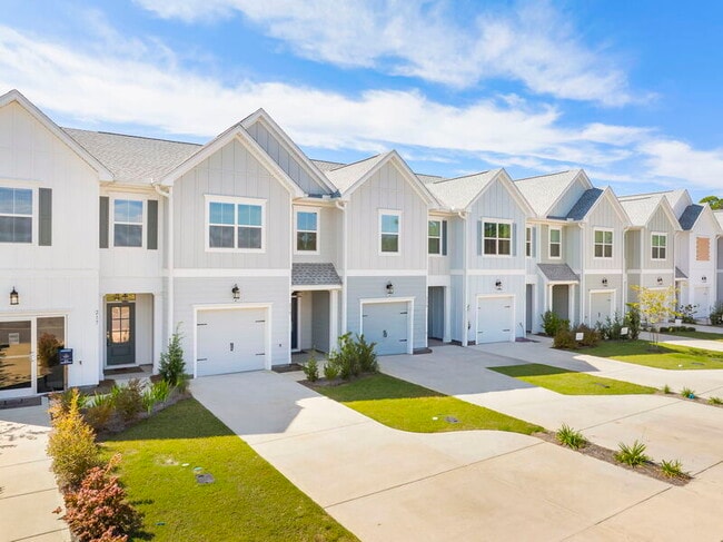 Building Photo - 219 Skylah Ln