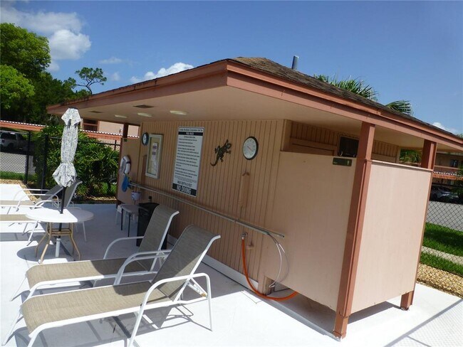 Building Photo - 119 Lakeside Dr