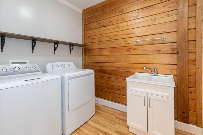 Building Photo - 88 Laurel Cove