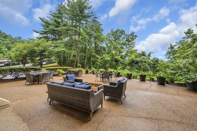 Building Photo - 6666 Brookmont Terrace