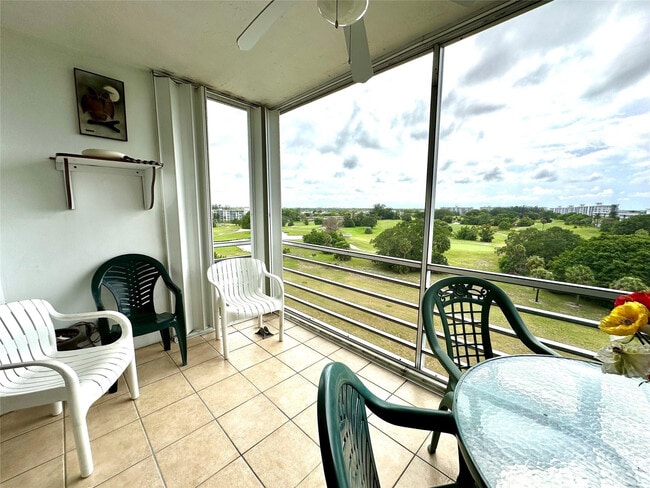 Building Photo - 2671 S Course Dr