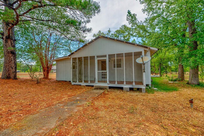 Building Photo - 543 FM 1013