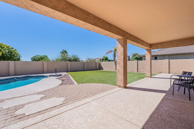 Building Photo - 12307 W Villa Hermosa