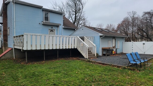 Building Photo - 115 Paul Manafort Dr