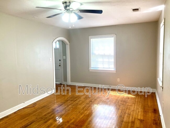 Building Photo - 503 E Forest Ave