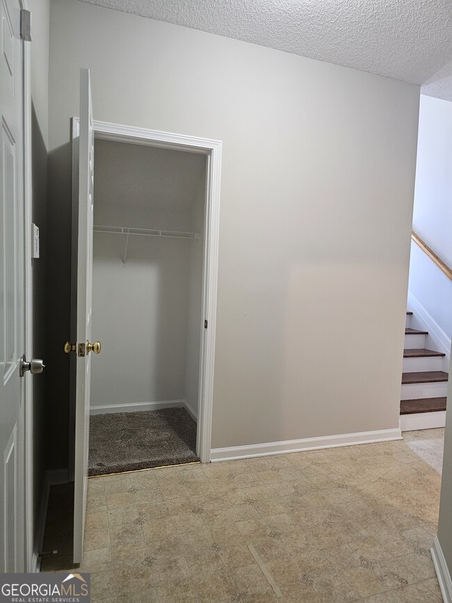Building Photo - 502 Stonewood Pl