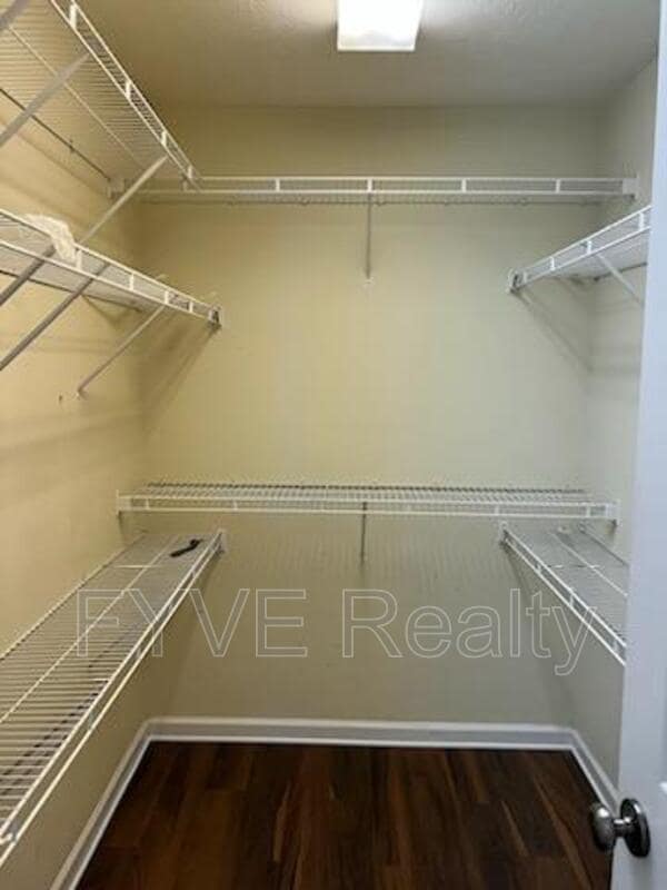 Building Photo - 2426 Middlebrook Ridge Ln