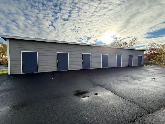 Building Photo - 1340 Shaker Pl