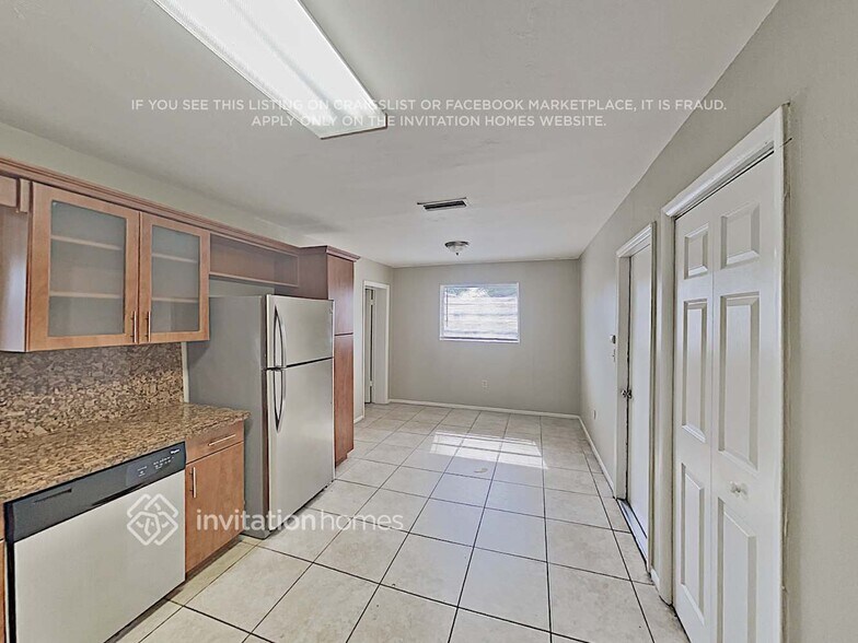 Building Photo - 7936 Miramar Pkwy