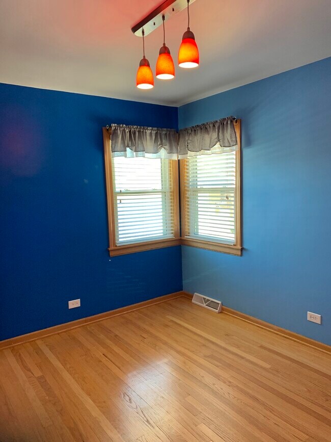 Building Photo - 4420 Opal Ave