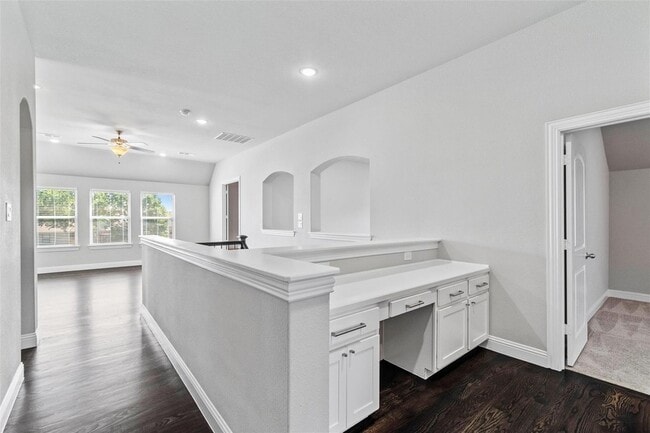 Building Photo - 138 Spanish Bluebell Dr