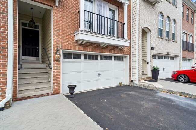 Building Photo - 21 Creekside Ct