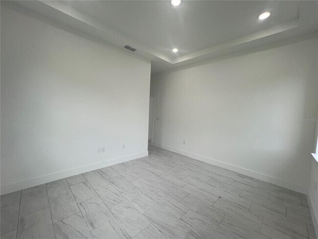 Building Photo - 187 Sesame Rd E