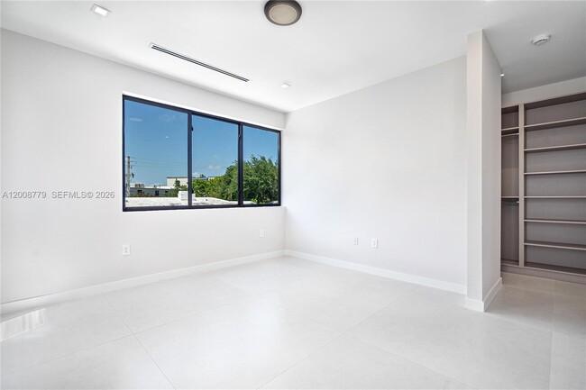 Building Photo - 1241 SW 23rd St