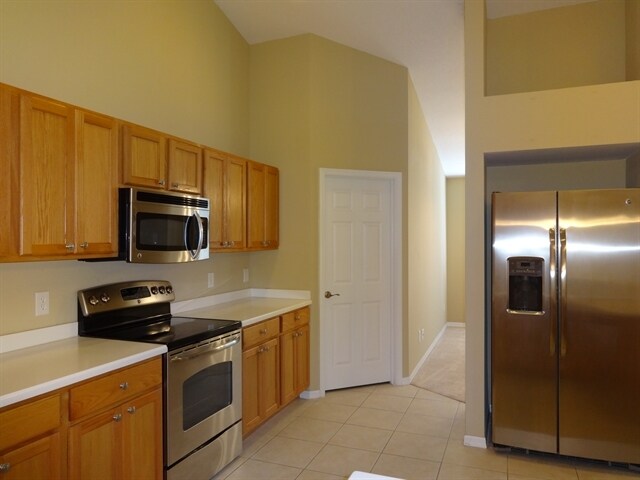 Building Photo - 843 SE Carnival Ave