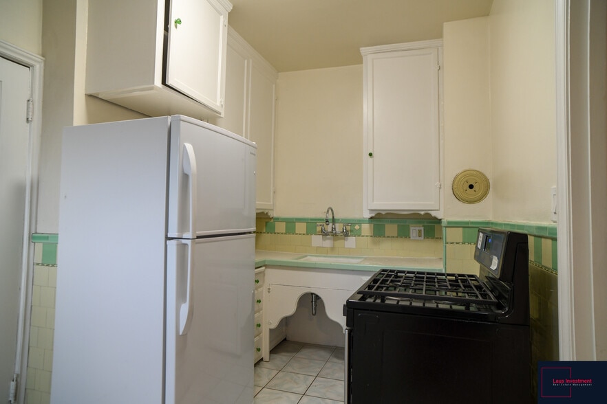 Kitchen - 1600 Clement St