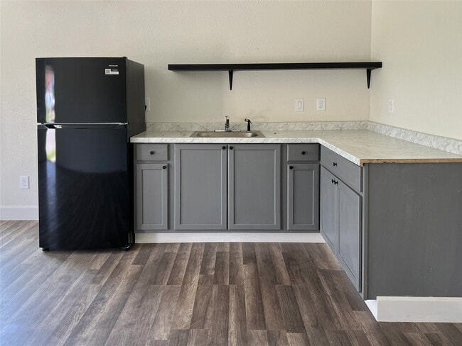 Building Photo - 201 Eastwood St