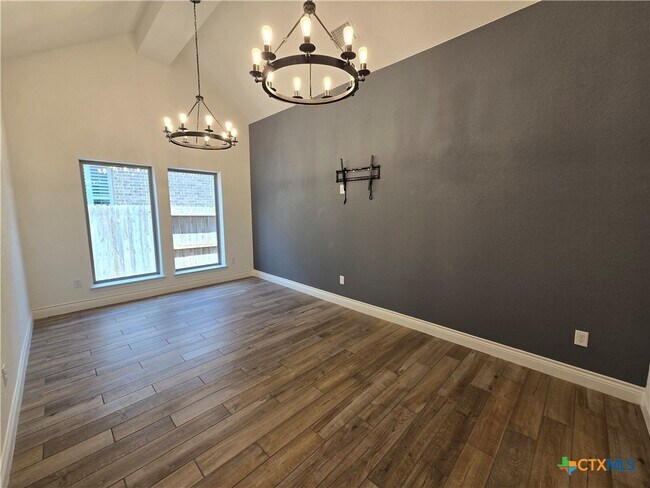 Building Photo - 2216 Prado Dr