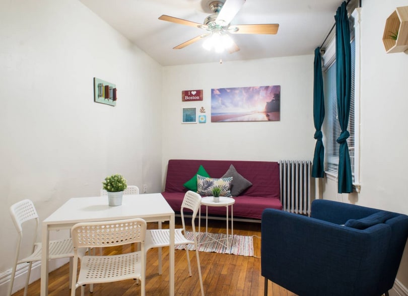 Building Photo - 52 Queensberry St