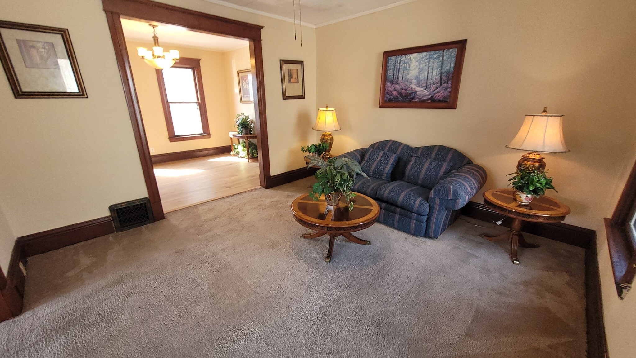 Building Photo - 1822 Charles St