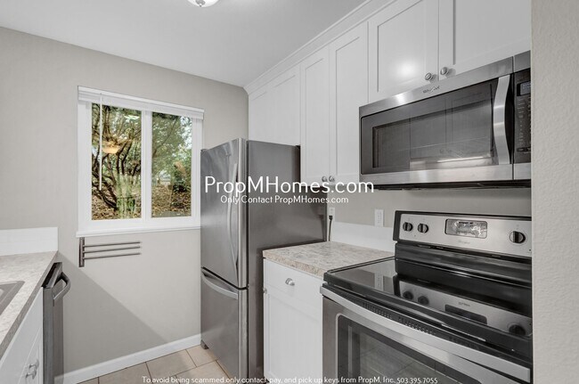 Building Photo - Updated Condo in Westlake Village – Privat...