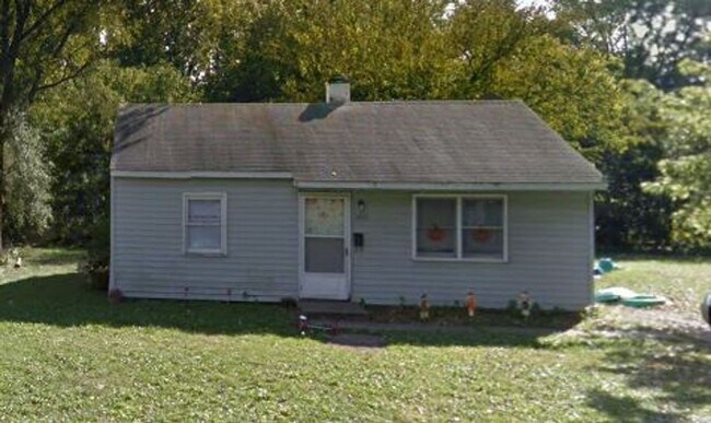Building Photo - 1401 Laurel Dr