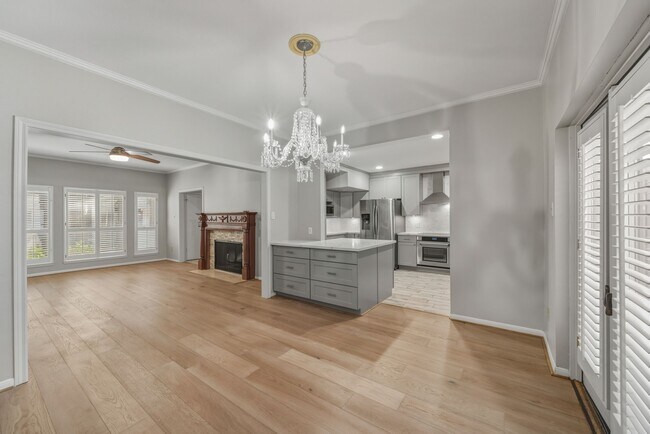 Building Photo - 11711 Memorial Dr