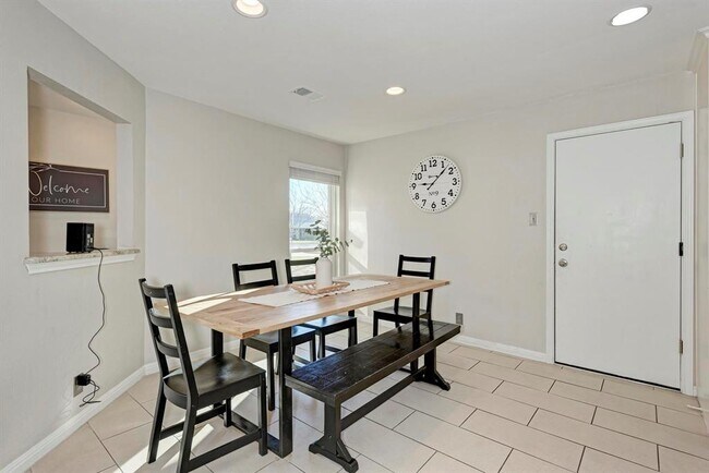 Building Photo - 3310 Monument Dr