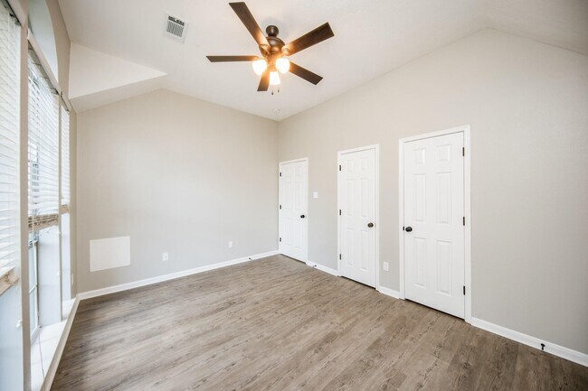 Building Photo - 14011 Cypress Falls Dr