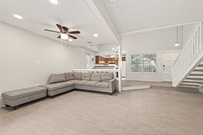 Building Photo - 13040 Greenway Chase Ct