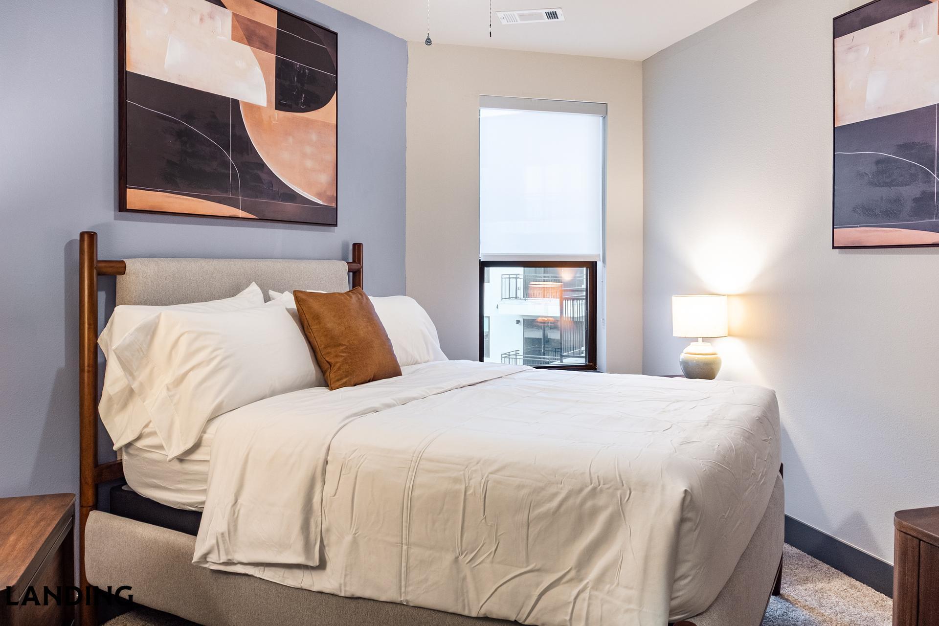 Building Photo - 415 E 2nd St S