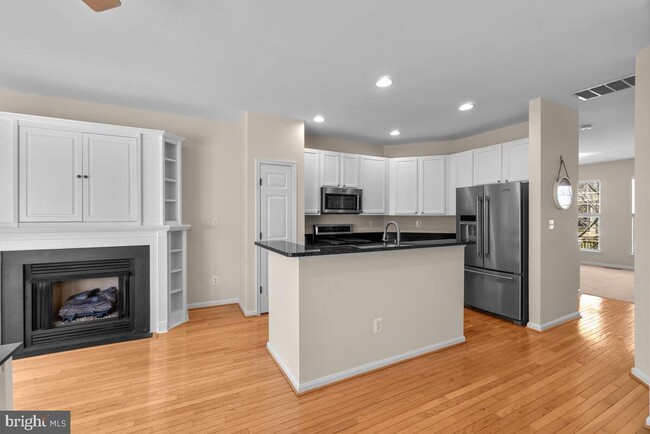 Building Photo - 44237 Sonora Ln
