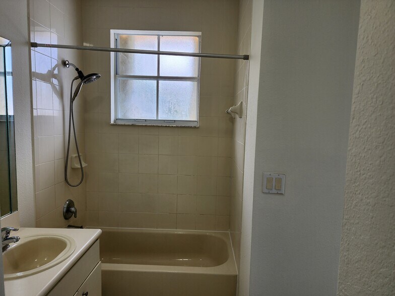 Building Photo - 10831 SW 240th Ln