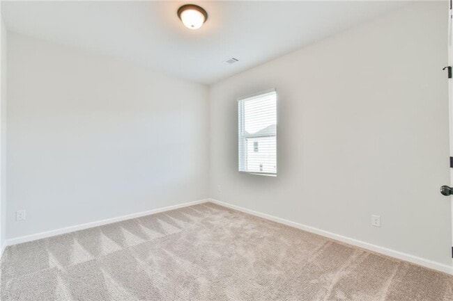 Building Photo - 2350 Whistler Wy NE