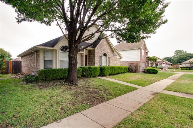 Building Photo - 2104 Regency Dr