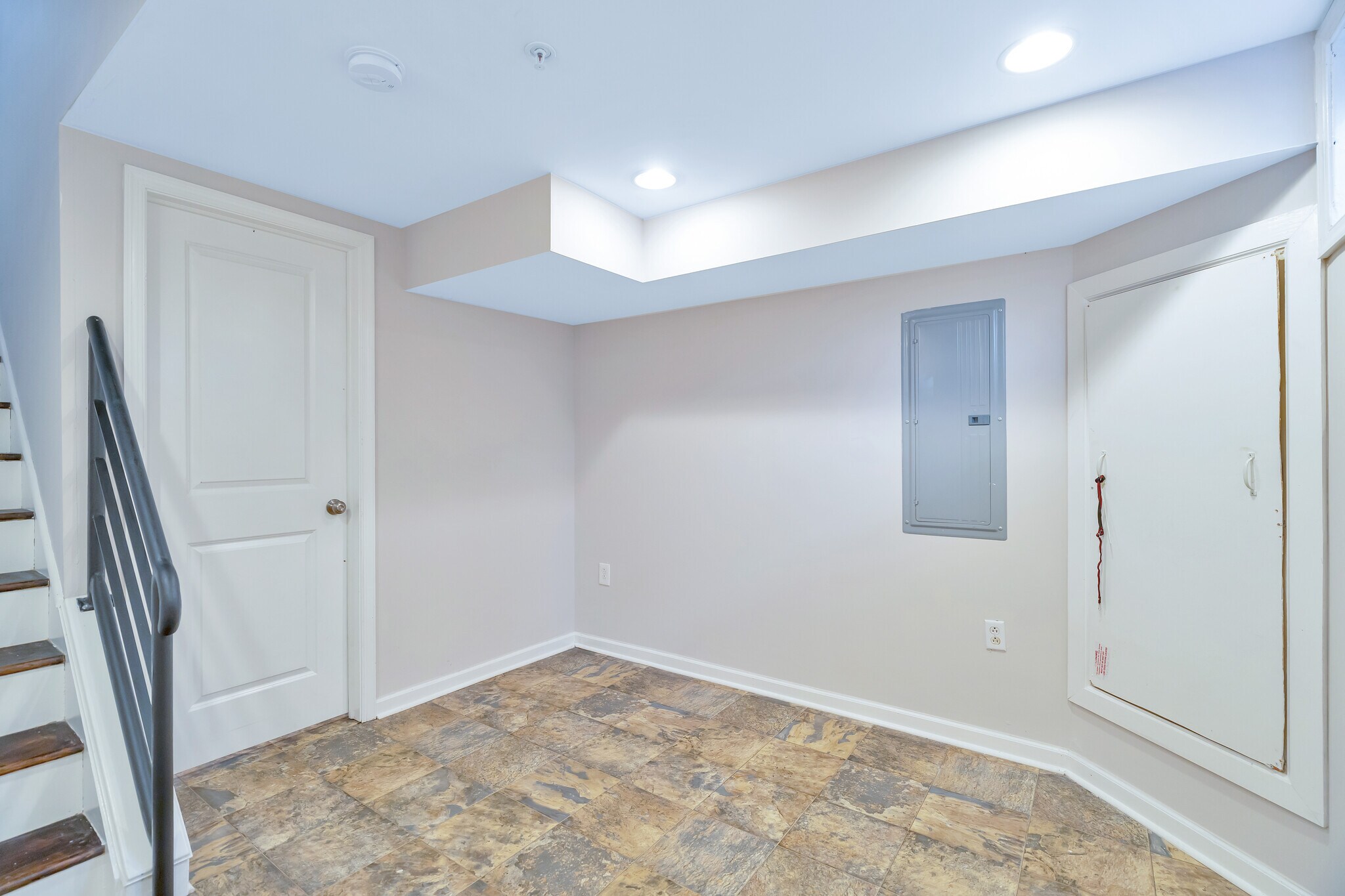 Building Photo - 1310 S Opal St