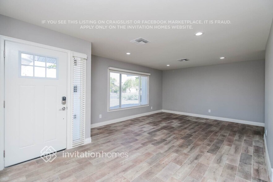 Building Photo - 1335 E Hermosa Dr