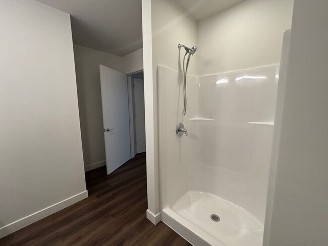 Building Photo - Modern, Light-Filled 2 Bed at One25 – Unit...