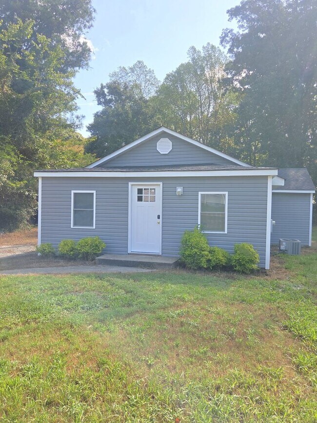 Building Photo - 5888 Centerville Rd