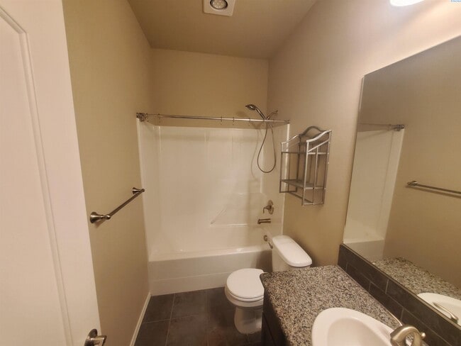 Building Photo - Sourthridge Area for rent