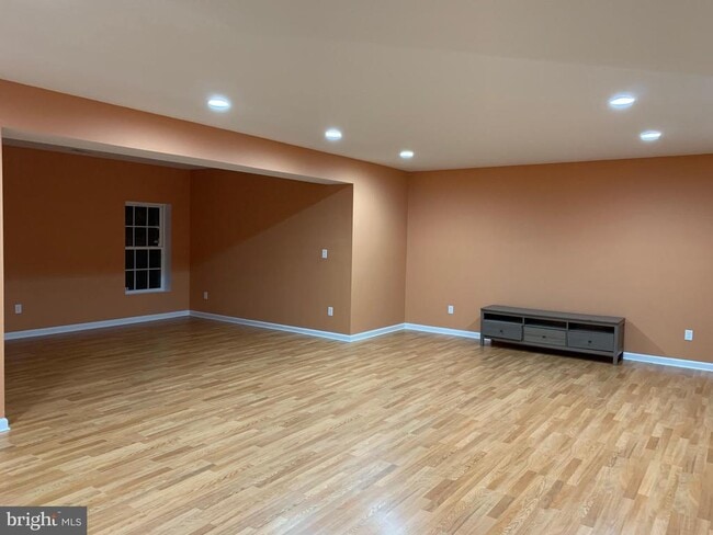 Building Photo - 42463 Pine Forest Dr