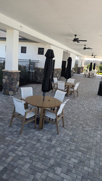 Building Photo - 2467 White Ladyfish Rd