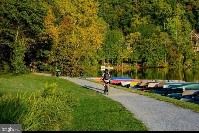 Building Photo - 7011 Fox Chase Rd