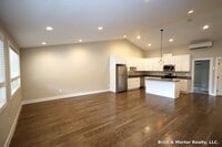 Building Photo - 00830