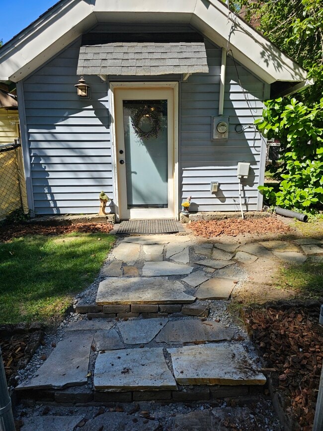 Primary Photo - 1310 18th St NE