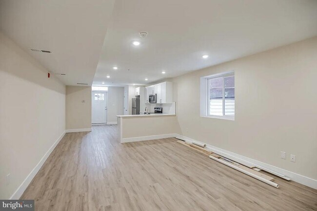 Building Photo - 3323 N 16th St