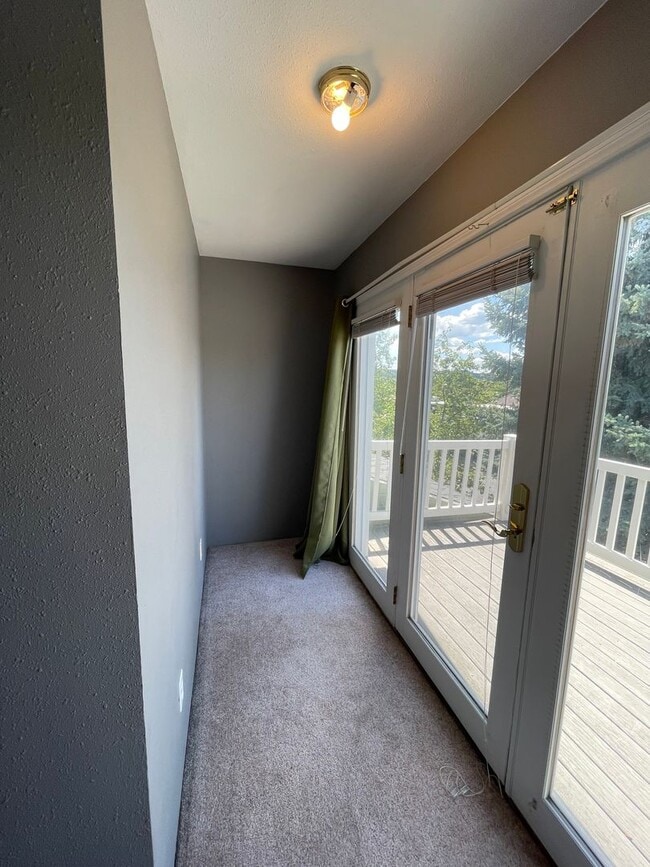 Building Photo - Beautiful 3 bed 2 bath - pets allowed! ***...