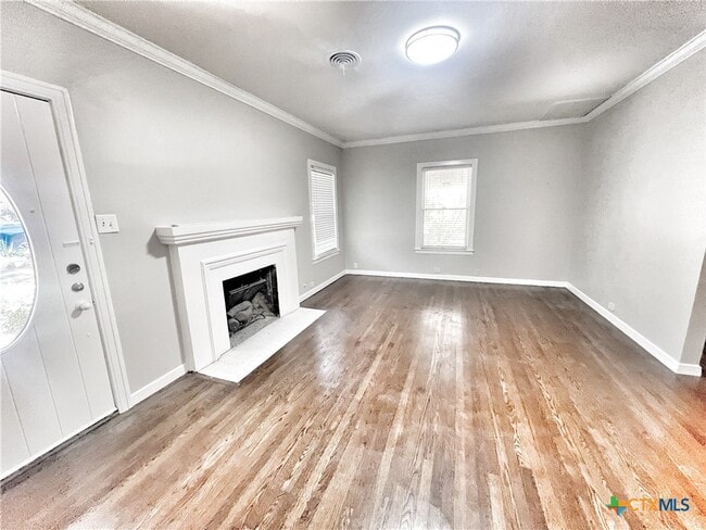 Building Photo - 127 Paloma Dr