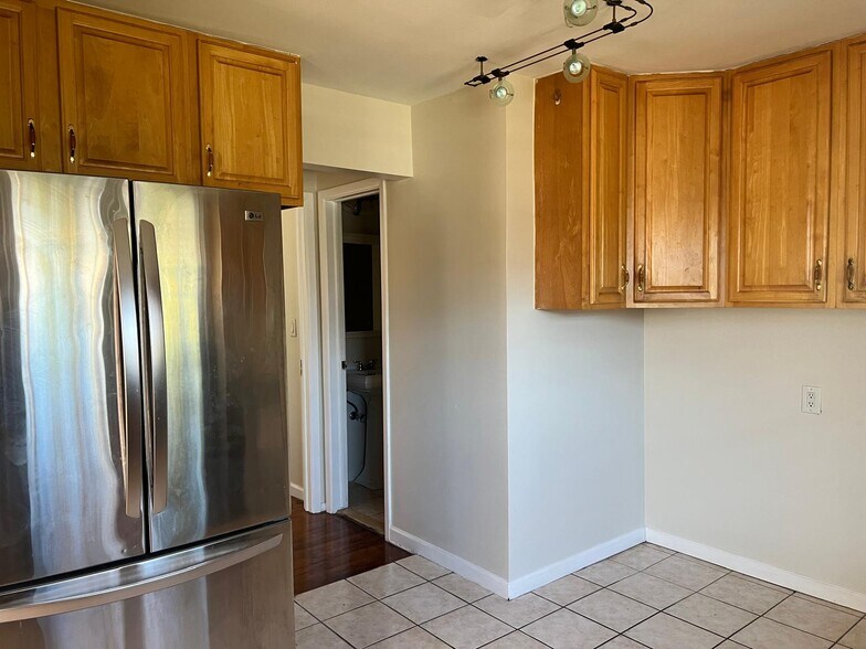 Building Photo - 126 Orange St