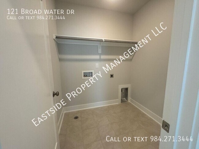 Building Photo - 121 Broadwater Dr